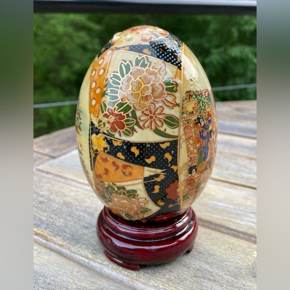 Vintage Satsuma Porcelain Egg Japanese Hand
Painted Gold Gilt Geisha Women - Picture 2 of 6